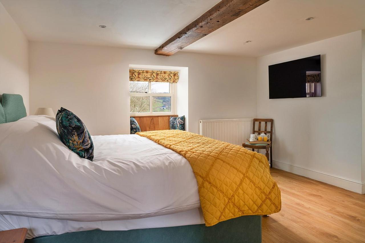 Finest Retreats - Moelis Granary - Luxury Cottage With Hot Tub Llandrillo Exterior photo