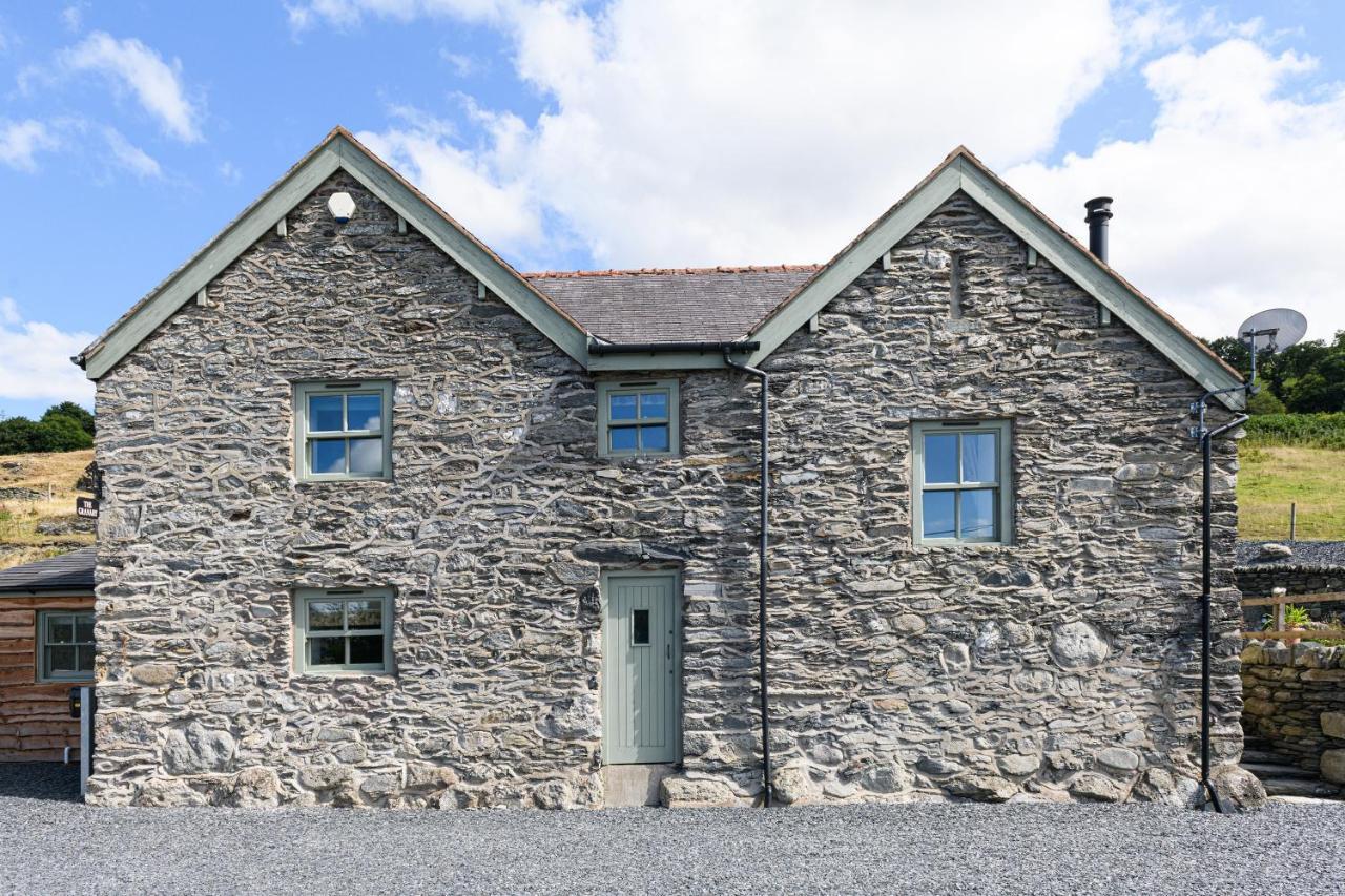 Finest Retreats - Moelis Granary - Luxury Cottage With Hot Tub Llandrillo Exterior photo